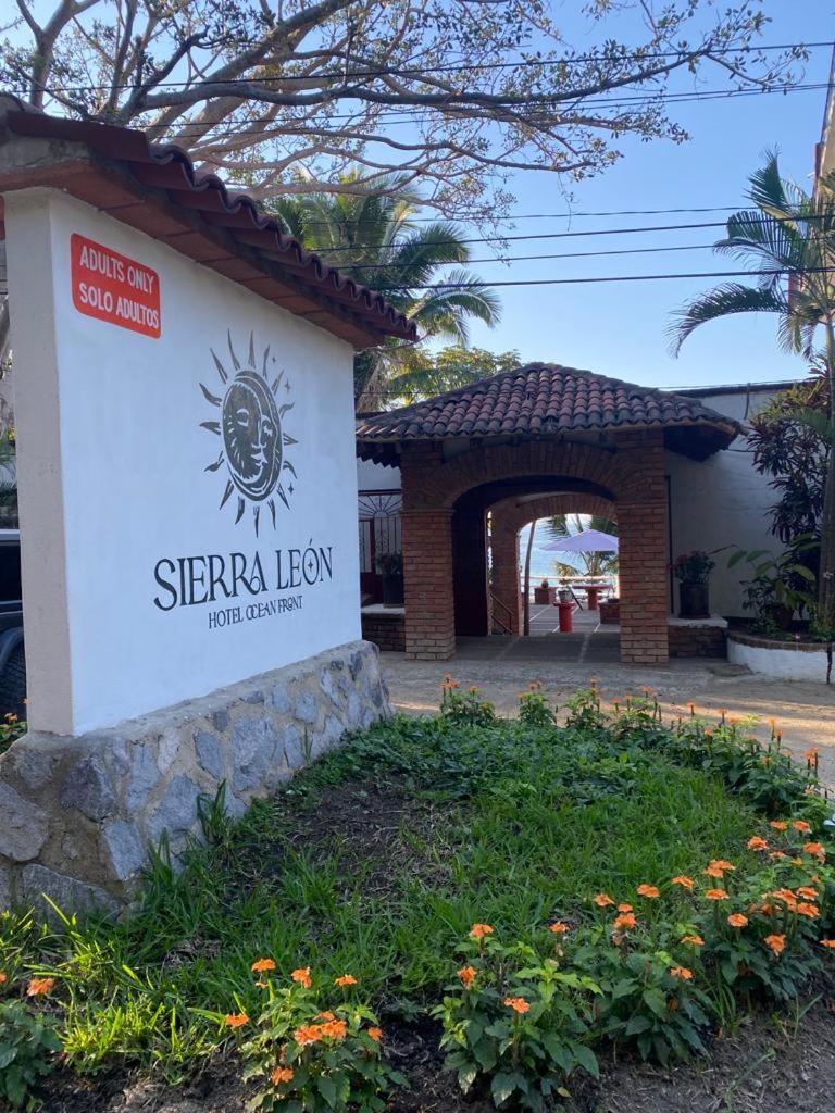 Traditional Sierra Leon Oceanfront Rooms - Adults Only Пуерто-Вальярта Екстер'єр фото